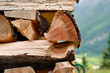 pile de bois en montagne,alpes