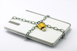 laptop in kette