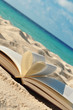 Buch im Sand