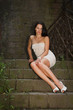Foto: girl in a vintage ladder girl in a vintage ladder