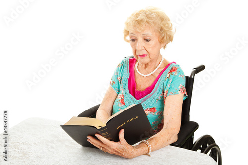 Foto: Disabled Senior Woman Reads Bible Disabled Senior Woman Reads Bible