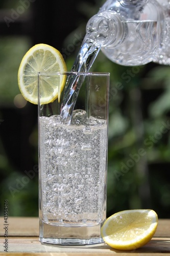 Photo: Mineralwasser01 Mineralwasser01