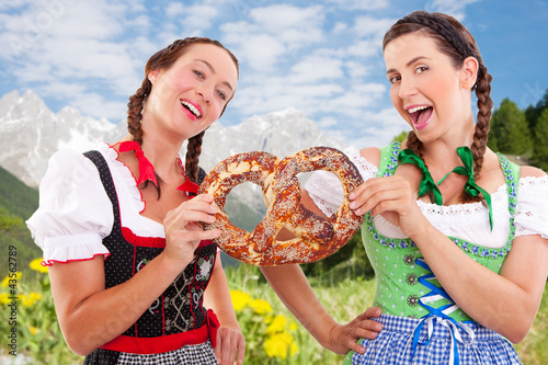 Foto: 2 dirndl 2 dirndl