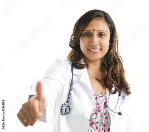 Foto: Indian female doctor thumb up Indian female doctor thumb up