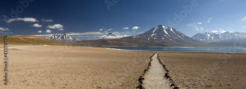 Foto: Volcanoes in Atacama desert, Chile Volcanoes in Atacama desert, Chile