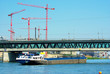 Foto: Péniche sur le Rhin à Bâle , Suisse. Péniche sur le Rhin à Bâle , Suisse.