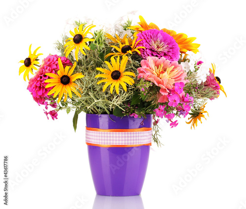Фото: Beautiful bouquet of bright flowers isolated on white Beautiful bouquet of bright flowers isolated on white