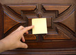 door and post-it