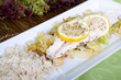 Foto: weißes Fischfilet auf Wirsingkohl an Reis weißes Fischfilet auf Wirsingkohl an Reis