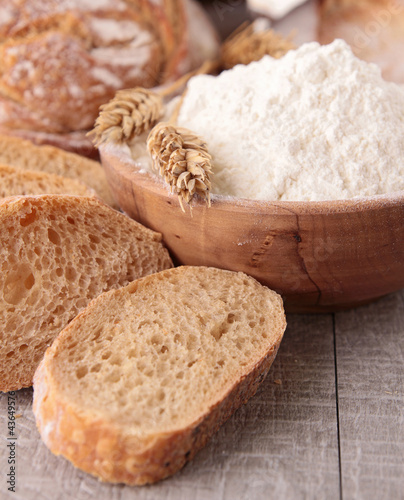 Foto: assortment of bread assortment of bread