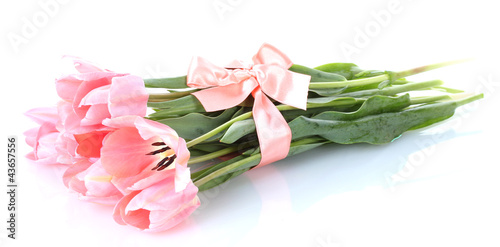 Foto: beautiful pink tulips isolated on white. beautiful pink tulips isolated on white.