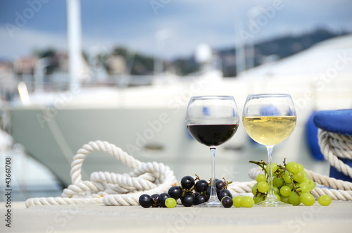 Photo: Wine and grapes Wine and grapes