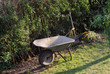 Photo: Schubkarre im Garten Schubkarre im Garten