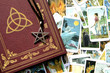 Buch der Schatten + Tarotkarten (Hexentarot) + Amulett