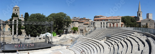 Photo: Teatro antico romano di Arles in provenza francese Teatro antico romano di Arles in provenza francese