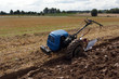 Charrue à moteur.