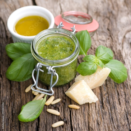 Photo: Pesto mit Basilikum Pesto mit Basilikum