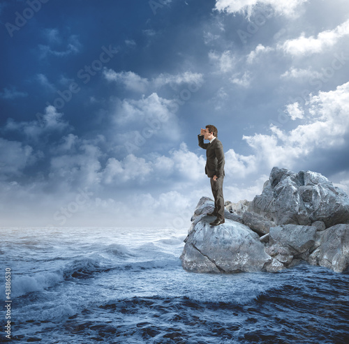 Foto: Businessman seeking new job opportunities Businessman seeking new job opportunities