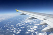 Tragfläche eines Flugzeugs während Flug