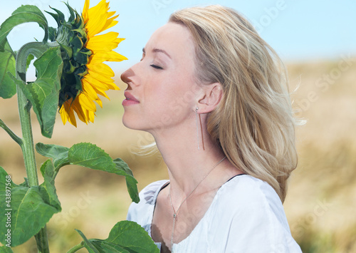 Photo: frau sonnenblume frau sonnenblume