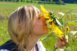 Photo: An der Sonnenblume riechen An der Sonnenblume riechen