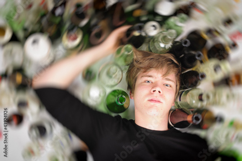 Photo: Junger Alkoholiker Junger Alkoholiker