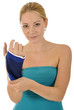 Junge Frau mit Bandage