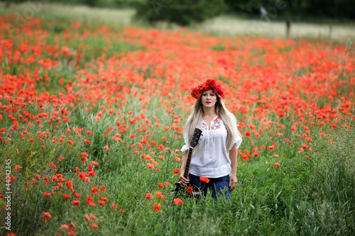 Foto: Frau im Klatschmohn Frau im Klatschmohn