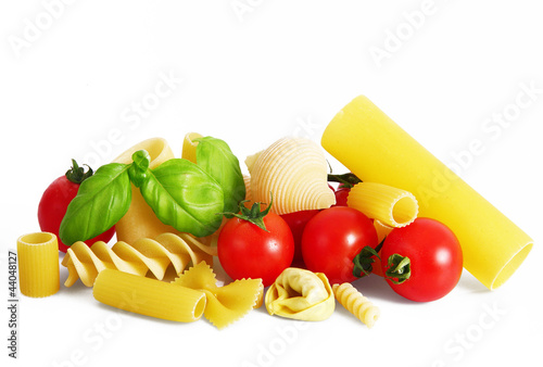 Foto: ingedienti pasta e pomodoro ingedienti pasta e pomodoro