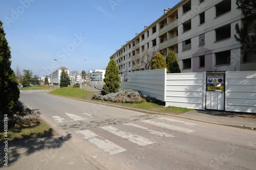 Photo: old building before demolition in Les Mureaux old building before demolition in Les Mureaux