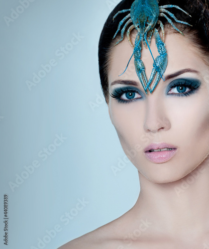 Foto: Woman with decoration of cancer Woman with decoration of cancer