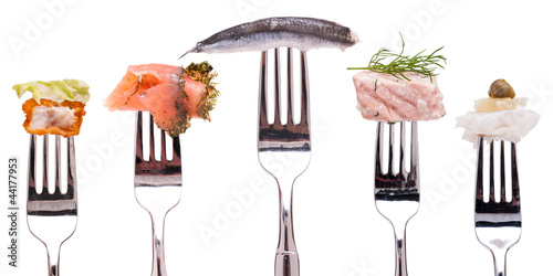 Photo: Kollektion verschiedener Sorten Fisch auf Gabel Kollektion verschiedener Sorten Fisch auf Gabel