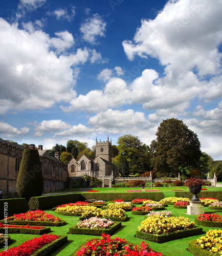 Foto: English countryside with Old house, Lanhydrock, Cornwall English countryside with Old house, Lanhydrock, Cornwall
