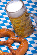 Brezel Maßkrug Vesper Britzeit