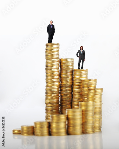 Foto: people and money coin people and money coin