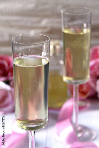 Photo: sekt mit rosenblütenlikör sekt mit rosenblütenlikör