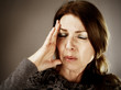 Foto: woman with migraine woman with migraine