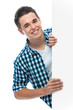 Teenager mit Werbeschild