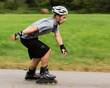Fitnessportler auf Inlineskates