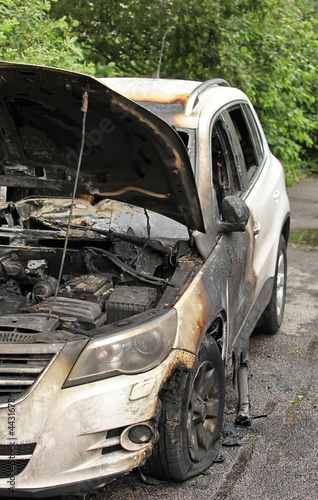 Photo: street crime set on fire car Volkswagen street crime set on fire car Volkswagen