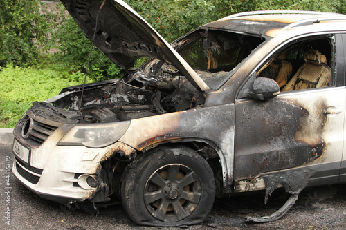 Photo: street crime set on fire car Volkswagen street crime set on fire car Volkswagen