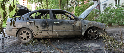 Photo: street crime set on fire car street crime set on fire car