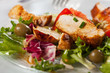 Salat mit gegrillter Hähnchenbrust