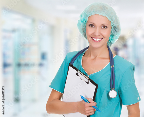 Foto: Medical doctor woman in the office Medical doctor woman in the office