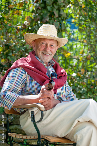 Photo: Glücklicher Senior Glücklicher Senior