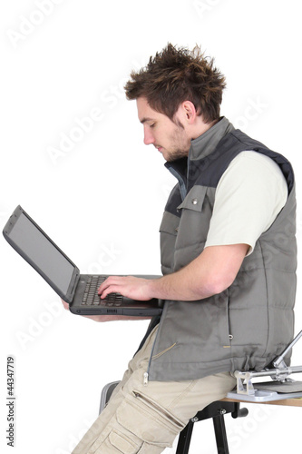 Photo: Tiler attracting business via website Tiler attracting business via website