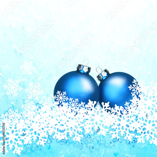 Weihnachtsmotiv mit blauen Kugeln von by-studio, lizenzfreies Foto ...