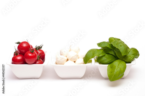 Photo: Insalata caprese in Schalen Insalata caprese in Schalen