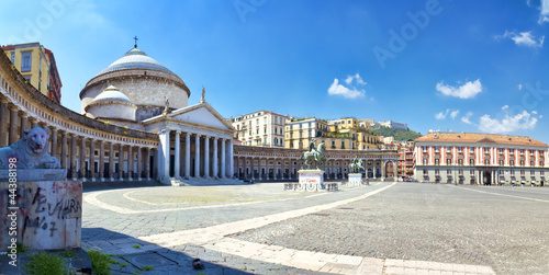 Photo: Napoli, Piazza del Plebiscito Napoli, Piazza del Plebiscito