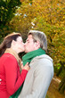 kuss im herbst